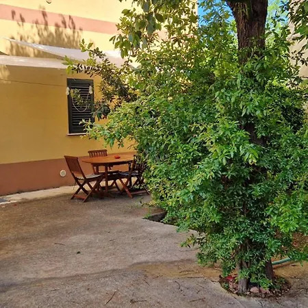 Casa Famigliare Con Giardino דירה
